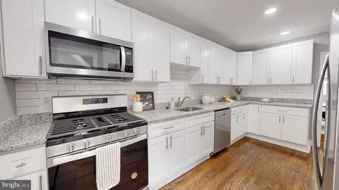 Entry Way - 4810 Lanier Ave, Baltimore, MD 21215 photo 5 of 11