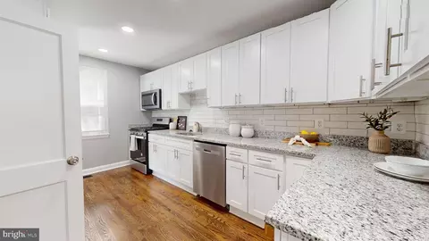 Entry Way - 4810 Lanier Ave, Baltimore, MD 21215 photo 3 of 11