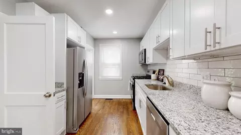 Entry Way - 4810 Lanier Ave, Baltimore, MD 21215 photo 4 of 11