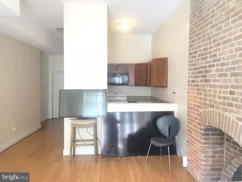 Living - 2009 Madison Ave, Baltimore, MD 21217 photo 2 of 2