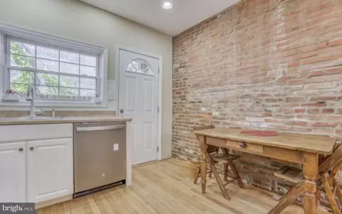 Entry Way - 2232 E Lamley St, Baltimore, MD 21231 photo 7 of 8