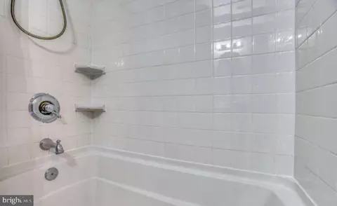 Bath - 2232 E Lamley St, Baltimore, MD 21231 photo 1 of 1