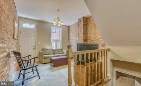 Entry Way - 2232 E Lamley St, Baltimore, MD 21231 photo 3 of 8