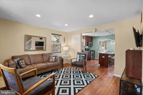 6016 Alta Ave, Baltimore, MD 21206 photo 3