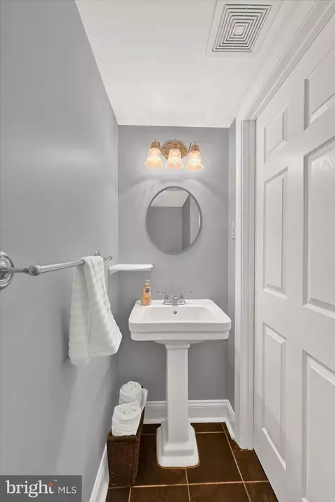 Bath - 1203 Walker Ave, Baltimore, MD 21239 photo 3 of 3