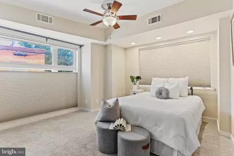 Bedroom - 105 E Barney St, Baltimore, MD 21230 photo 4 of 5