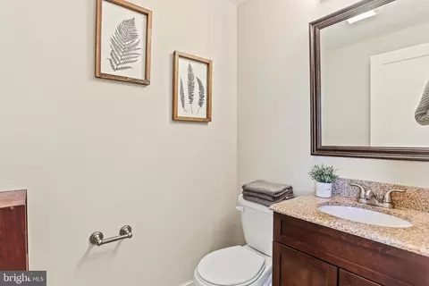 Bath - 105 E Barney St, Baltimore, MD 21230 photo 2 of 5