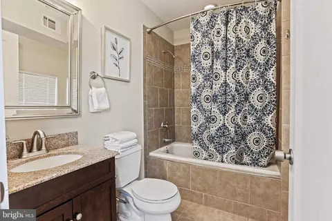 Bath - 105 E Barney St, Baltimore, MD 21230 photo 4 of 5