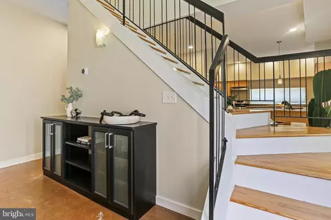 Entry Way - 105 E Barney St, Baltimore, MD 21230 photo 1 of 1