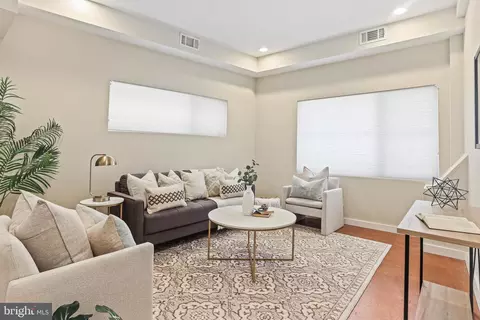 Living - 105 E Barney St, Baltimore, MD 21230 photo 1 of 2
