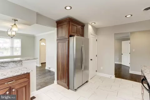 Entry Way - 4801 Herring Run Dr, Baltimore, MD 21214 photo 2 of 4