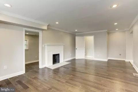 Living - 4801 Herring Run Dr, Baltimore, MD 21214 photo 2 of 5