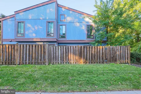 6303 Red Cedar Pl, Baltimore, MD 21209 photo 4