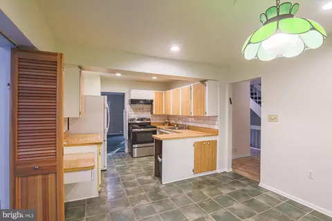 6303 Red Cedar Pl, Baltimore, MD 21209 photo 12