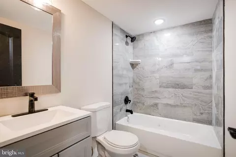 Bath - 704 Cator Ave, Baltimore, MD 21218 photo 4 of 4