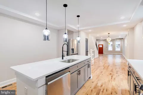 Entry Way - 704 Cator Ave, Baltimore, MD 21218 photo 6 of 13