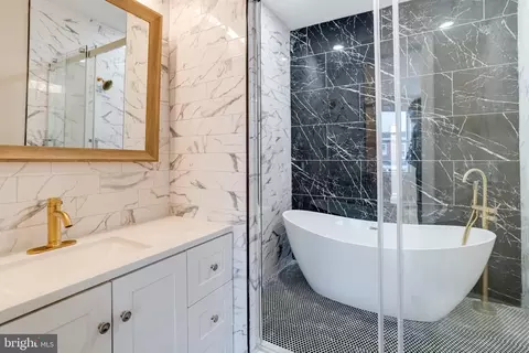 Bath - 704 Cator Ave, Baltimore, MD 21218 photo 1 of 4