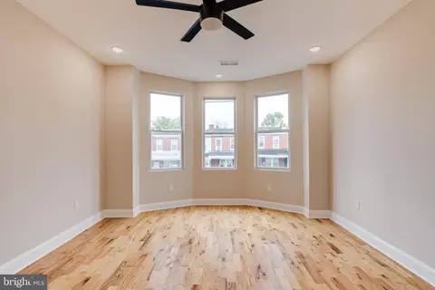 Living - 704 Cator Ave, Baltimore, MD 21218 photo 7 of 9
