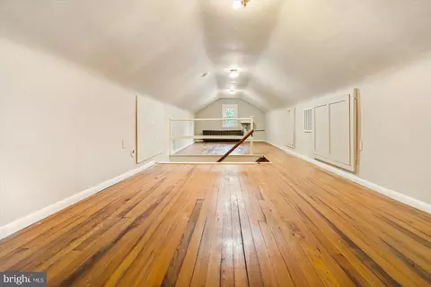 Entry Way - 5803 Kipling Ct, Baltimore, MD 21212 photo 5 of 5
