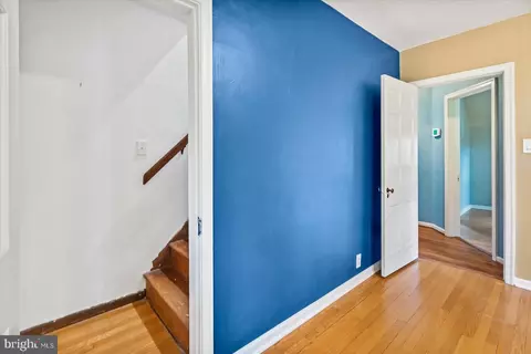 Entry Way - 5803 Kipling Ct, Baltimore, MD 21212 photo 3 of 5