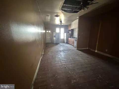 Living - 2434 E Fayette St, Baltimore, MD 21224 photo 4 of 5