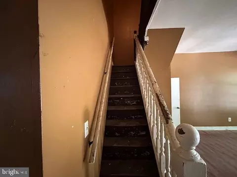 Entry Way - 2434 E Fayette St, Baltimore, MD 21224 photo 5 of 7