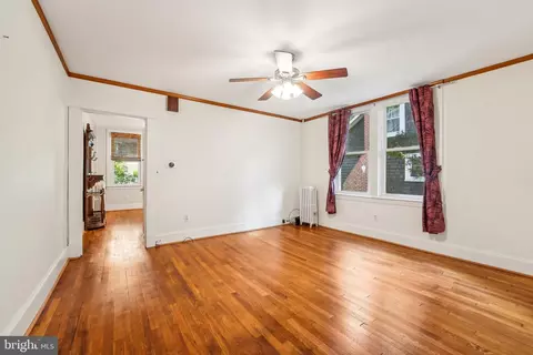 Living - 623 Deepdene Rd, Baltimore, MD 21210 photo 4 of 4