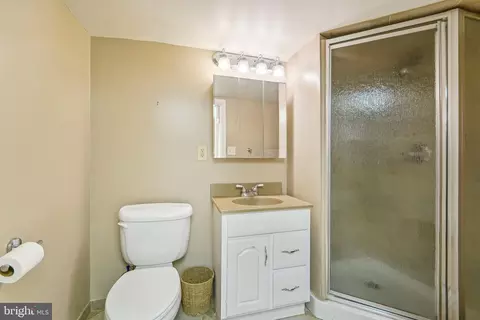 Bath - 623 Deepdene Rd, Baltimore, MD 21210 photo 3 of 3