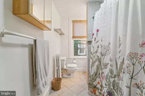 Bath - 623 Deepdene Rd, Baltimore, MD 21210 photo 2 of 3