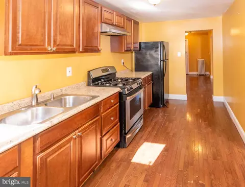 Entry Way - 1631 E 32nd St, Baltimore, MD 21218 photo 3 of 10