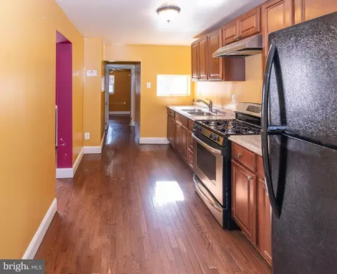 Entry Way - 1631 E 32nd St, Baltimore, MD 21218 photo 2 of 10