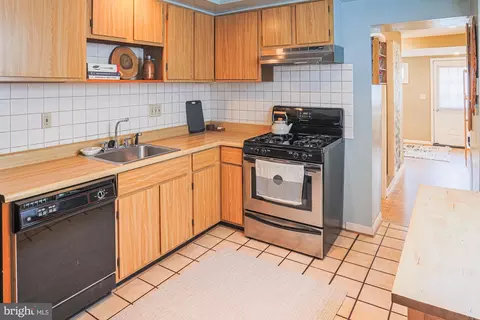 2110 E Lombard St, Baltimore, MD 21231 photo 22