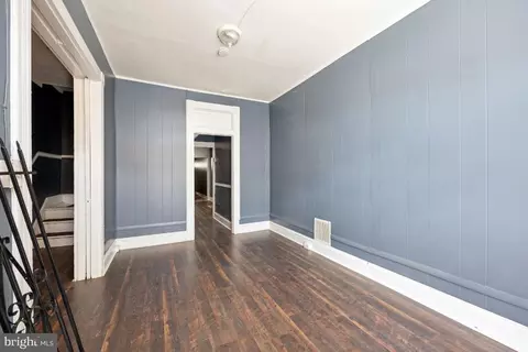 Entry Way - 204 N Monroe St, Baltimore, MD 21223 photo 4 of 8