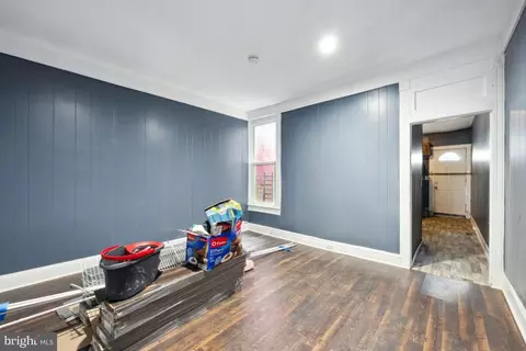 Entry Way - 204 N Monroe St, Baltimore, MD 21223 photo 5 of 8