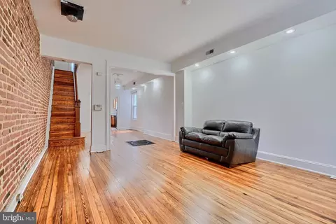637 E 37th St, Baltimore, MD 21218 photo 3