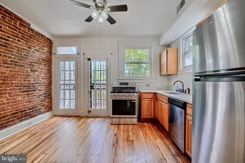 637 E 37th St, Baltimore, MD 21218 photo 6