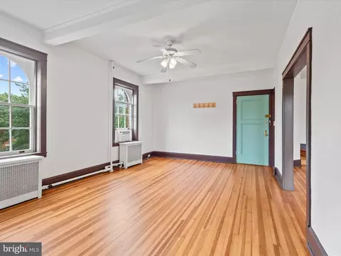 Living - 3024 N Calvert St N #E4, Baltimore, MD 21218 photo 3 of 6