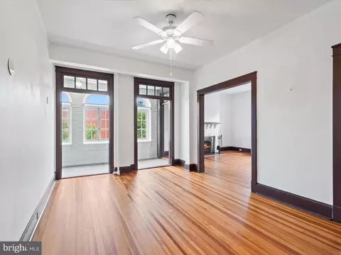 Living - 3024 N Calvert St N #E4, Baltimore, MD 21218 photo 5 of 6