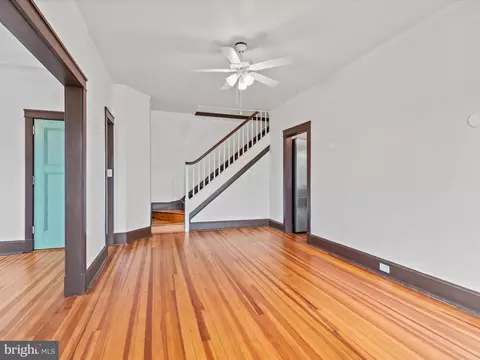 Living - 3024 N Calvert St N #E4, Baltimore, MD 21218 photo 4 of 6