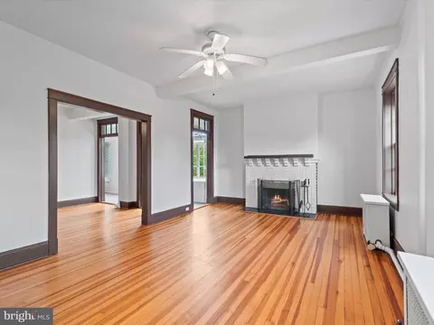 Living - 3024 N Calvert St N #E4, Baltimore, MD 21218 photo 2 of 6
