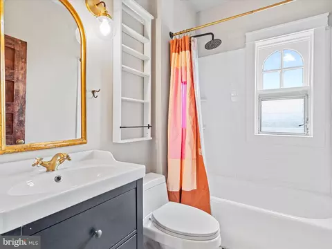 Bath - 3024 N Calvert St N #E4, Baltimore, MD 21218 photo 1 of 1