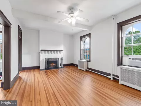 Living - 3024 N Calvert St N #E4, Baltimore, MD 21218 photo 1 of 6