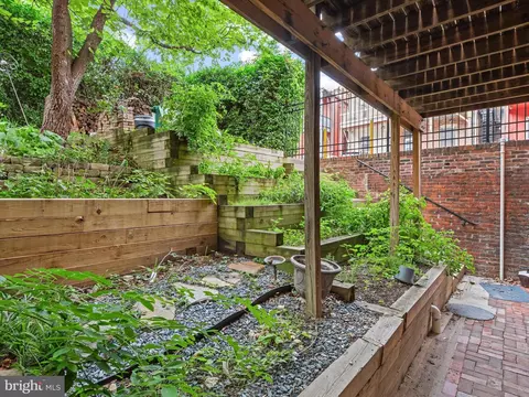 Exterior - 3024 N Calvert St N #E4, Baltimore, MD 21218 photo 3 of 3