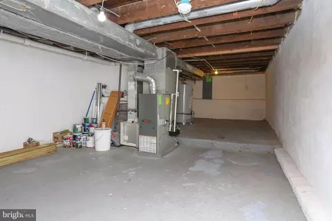 Entry Way - 412 E 27th St, Baltimore, MD 21218 photo 8 of 9