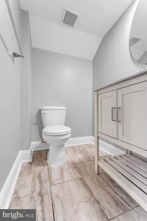 Bath - 644 Wyeth St, Baltimore, MD 21230 photo 3 of 3