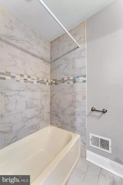 Bath - 644 Wyeth St, Baltimore, MD 21230 photo 1 of 3