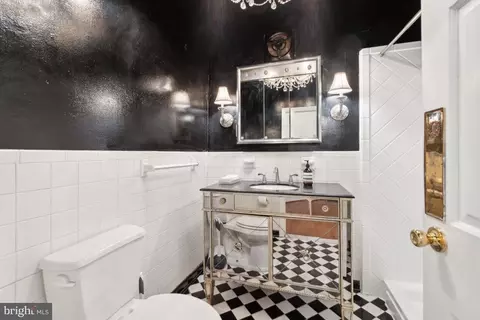 Bath - 700 Cathedral St #101, Baltimore, MD 21201 photo 1 of 2