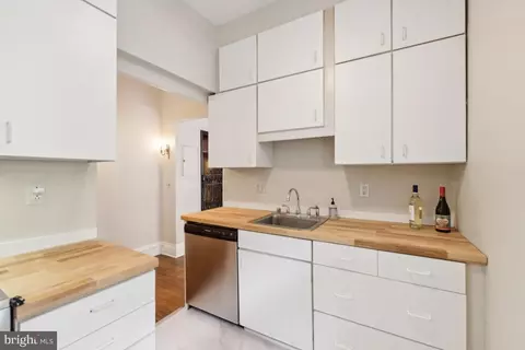 Kitchen - 700 Cathedral St #101, Baltimore, MD 21201 photo 3 of 3