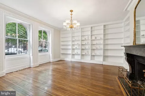 Living - 700 Cathedral St #101, Baltimore, MD 21201 photo 5 of 7