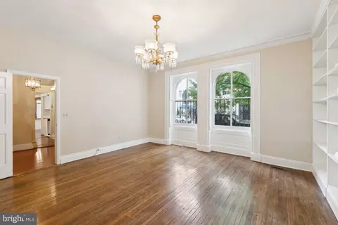 Living - 700 Cathedral St #101, Baltimore, MD 21201 photo 6 of 7